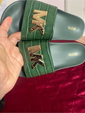 Michael Kors Dark Green Croc-Embossed MK Logo Slide Sandlas Sz 8